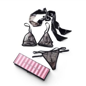 Victoria’s Secret Swarovski Lingerie Gift Set NEW